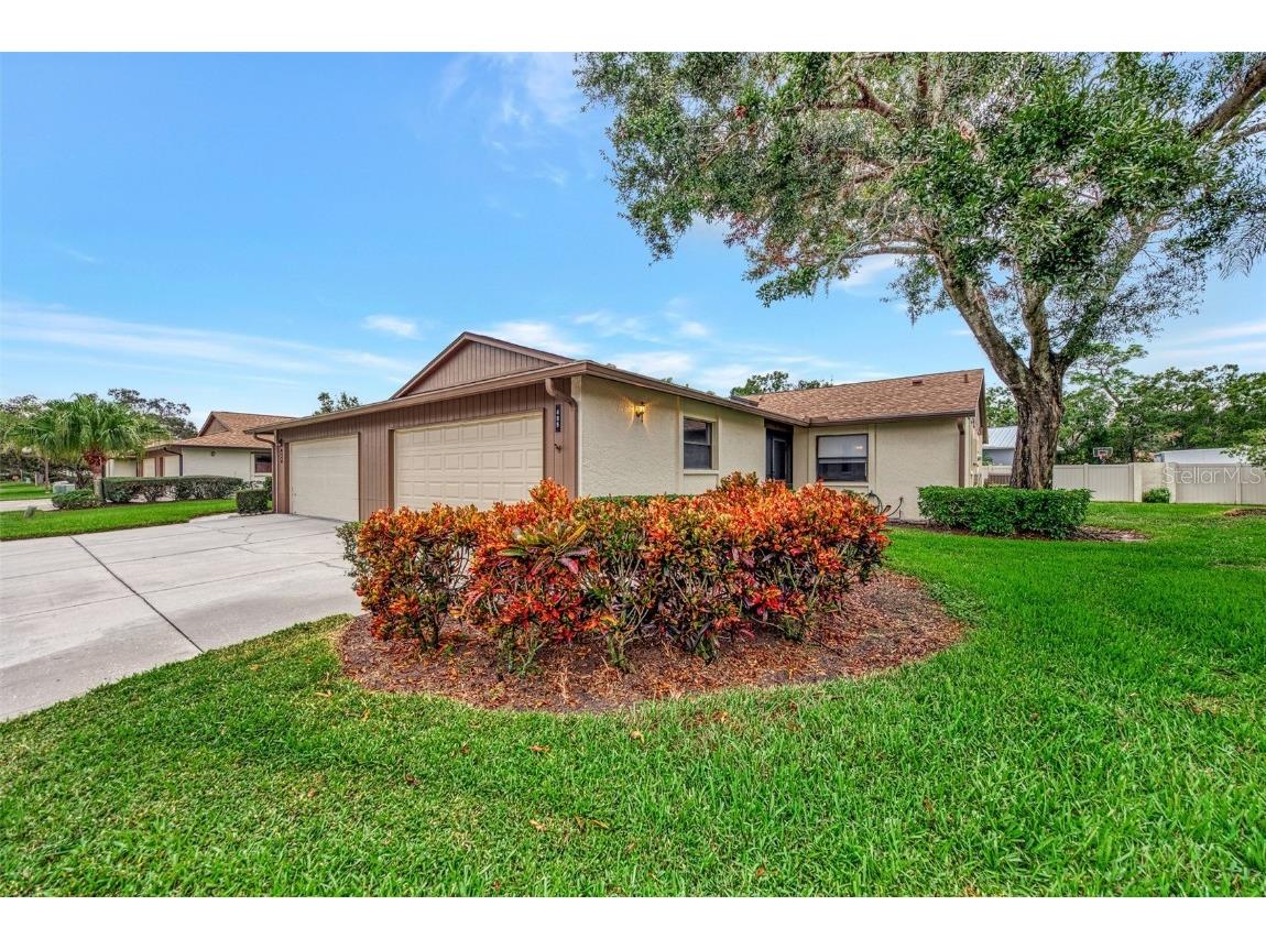 495 Oak Hill Circle #44 Sarasota FL 34232 A4657256 image1