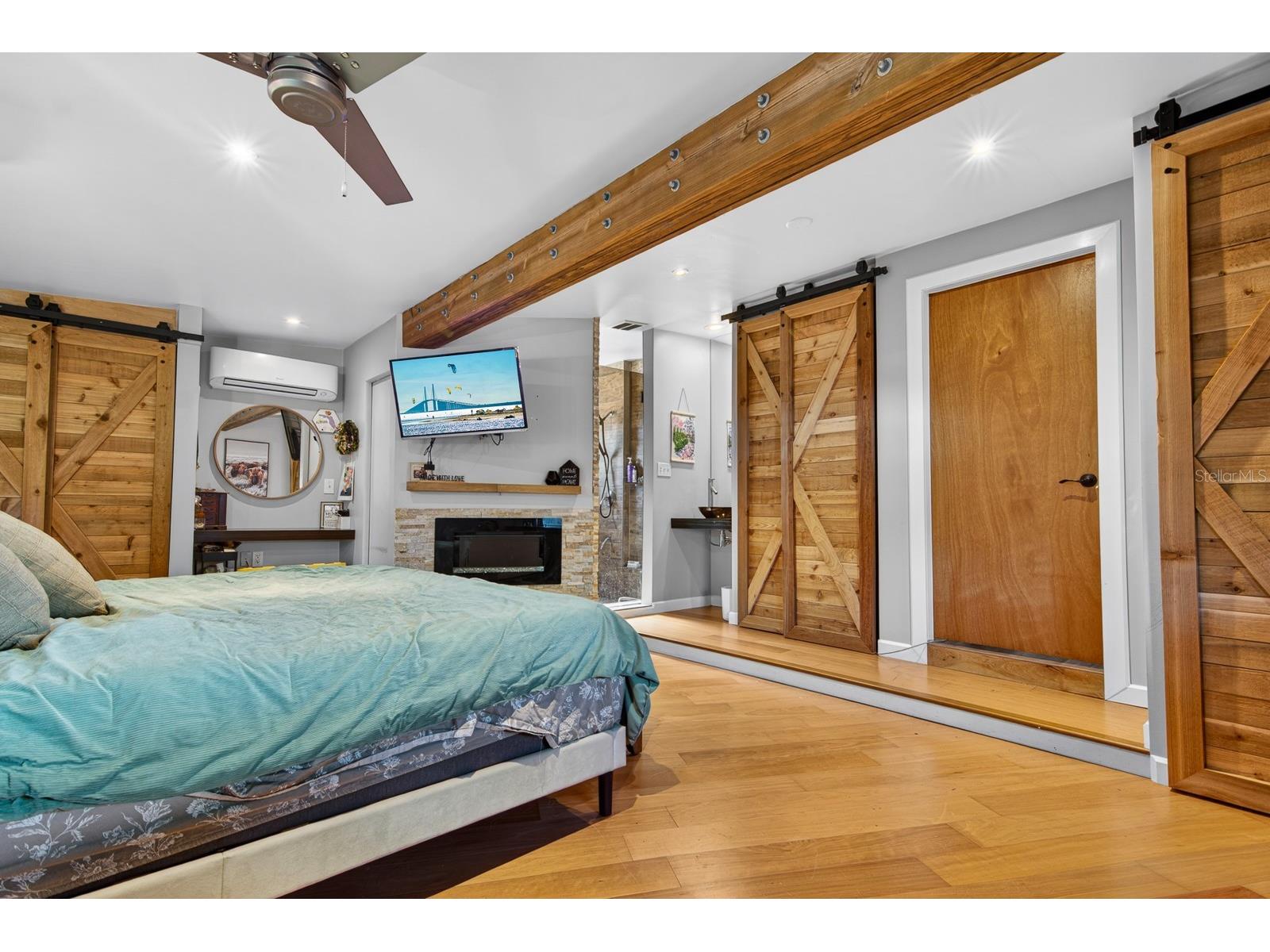 4950 30th Avenue N Saint Petersburg FL 33710 TB8503000 image13