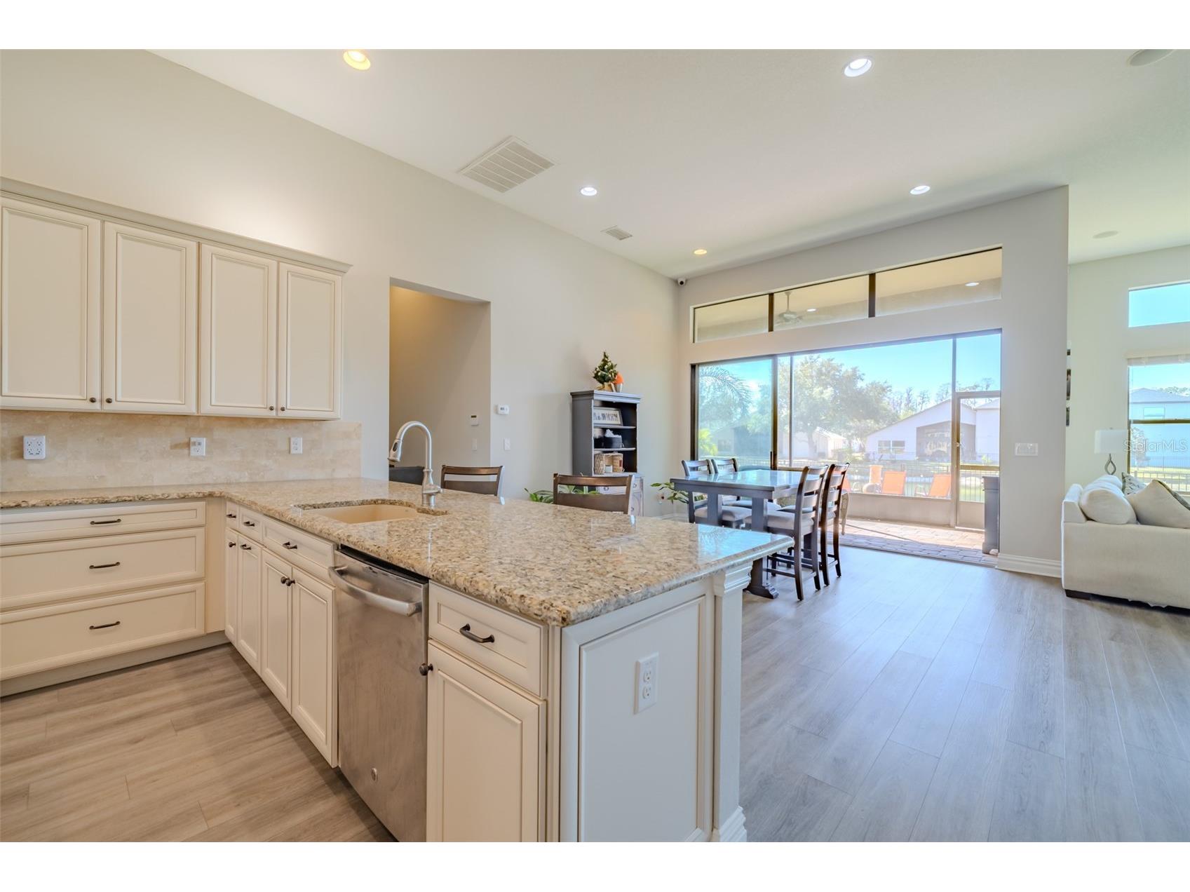 4950 Diamonds Palm Wesley Chapel FL 33543 TB8467939 image8