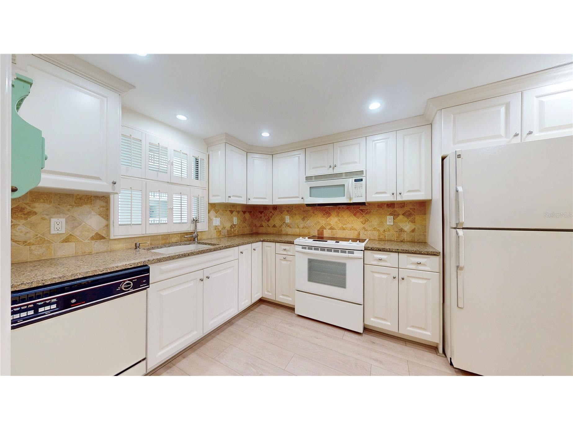 4950 Gulf Boulevard #308 Saint Pete Beach FL 33706 - GULF TB8499166 image24