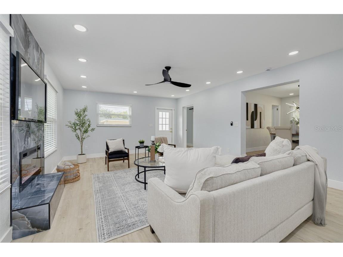 4954 2nd Avenue N Saint Petersburg FL 33710 TB8442314 image22