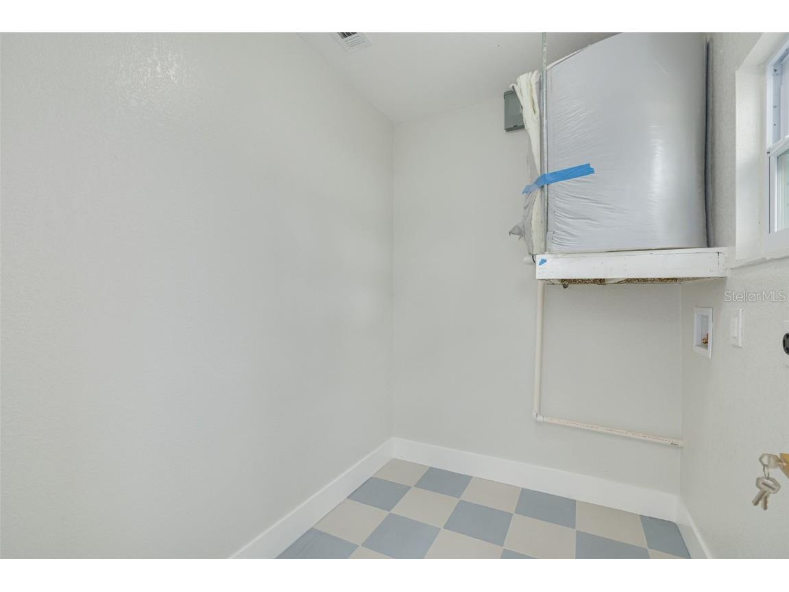 4954 2nd Avenue N Saint Petersburg FL 33710 TB8442314 image40