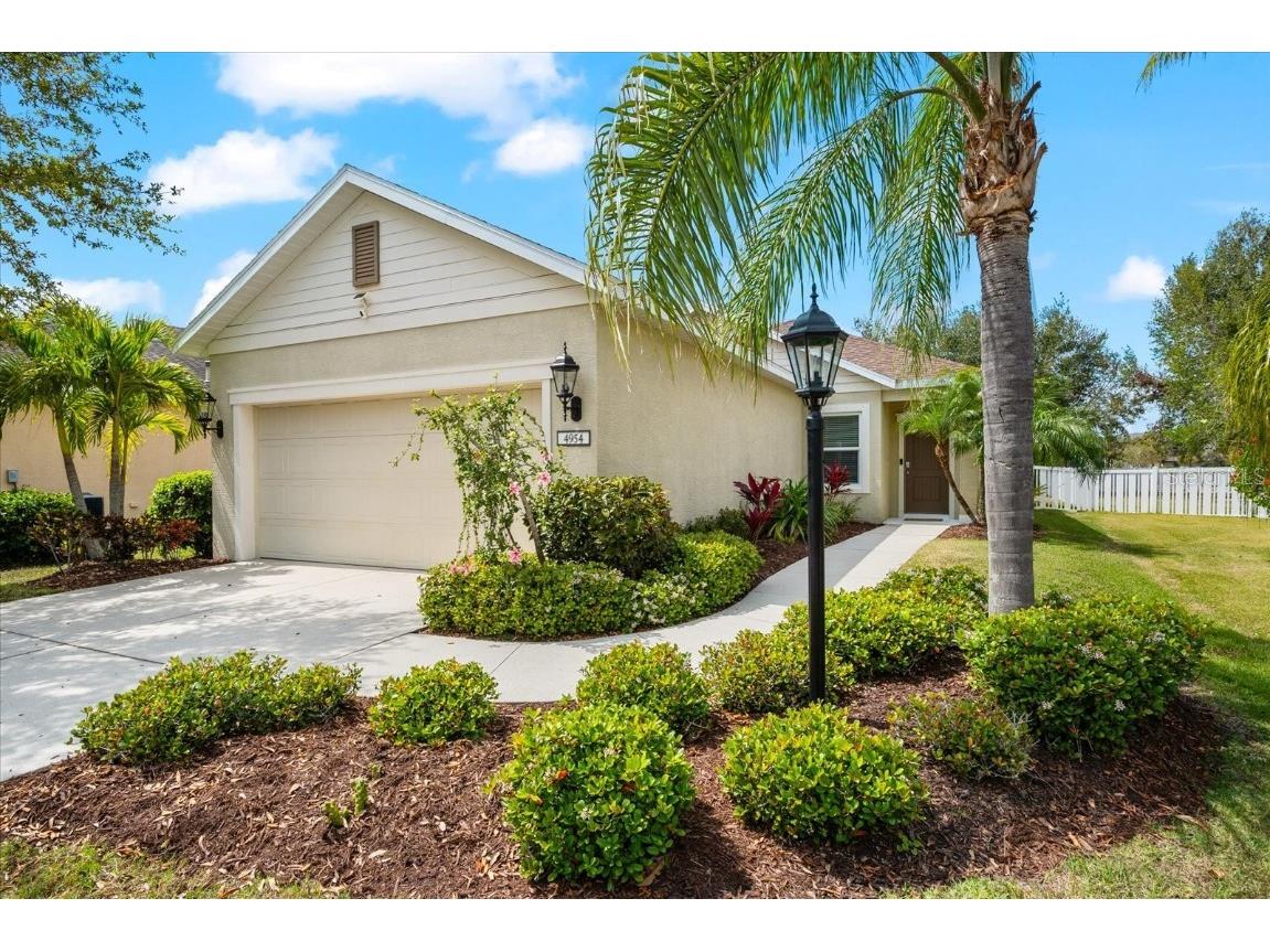 4954 Newport News Circle Lakewood Ranch FL 34211 A4644660 image1