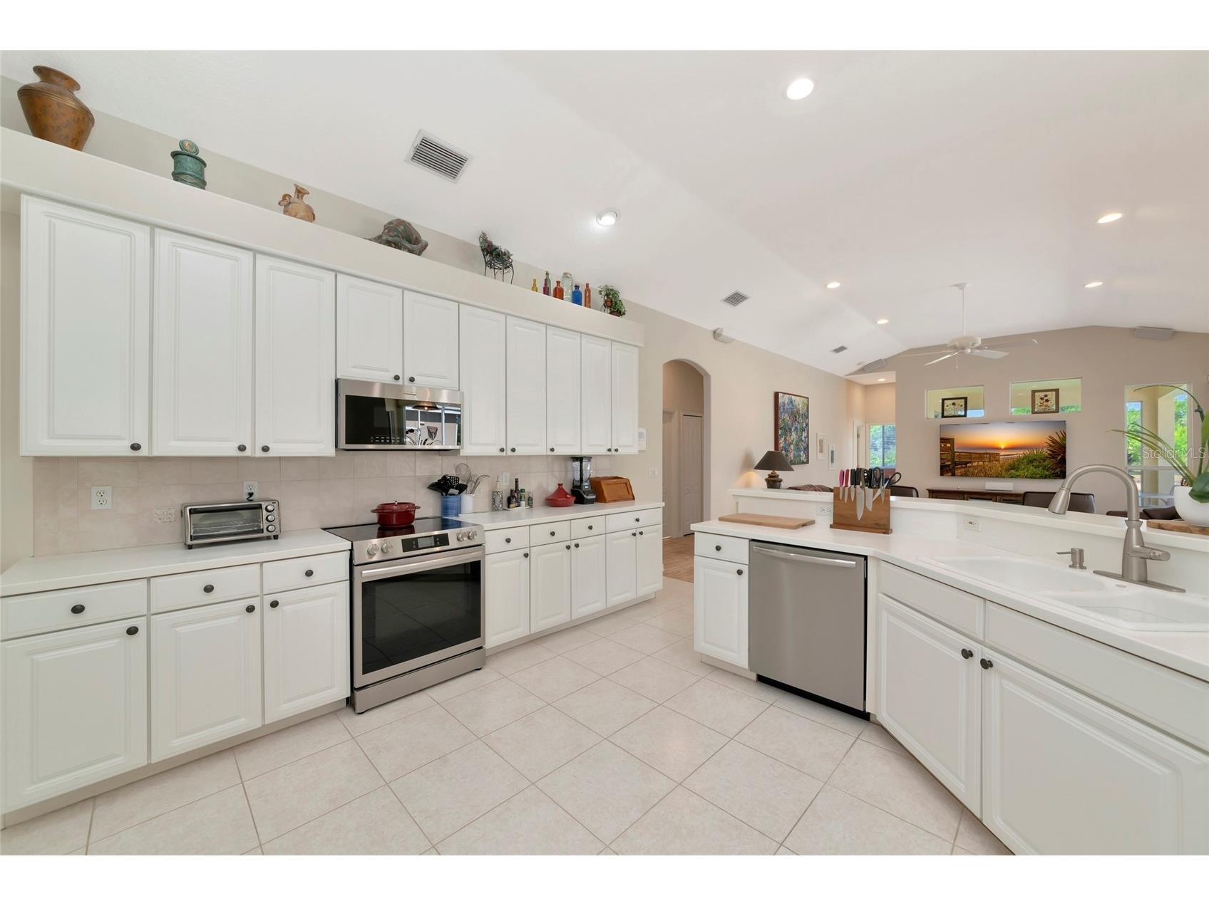 4956 Bridgehampton Boulevard Sarasota FL 34238 A4690574 image10