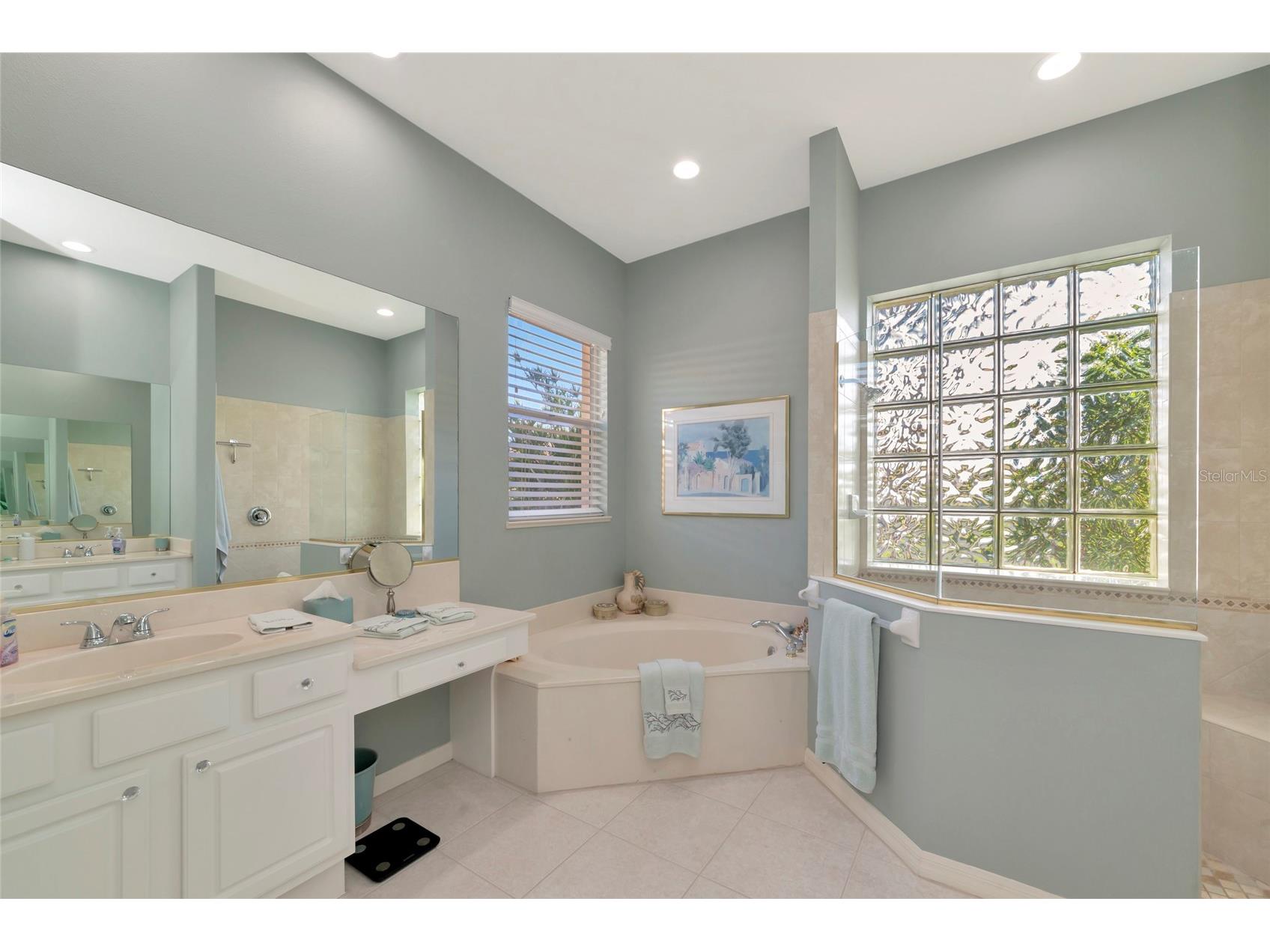 4956 Bridgehampton Boulevard Sarasota FL 34238 A4690574 image15