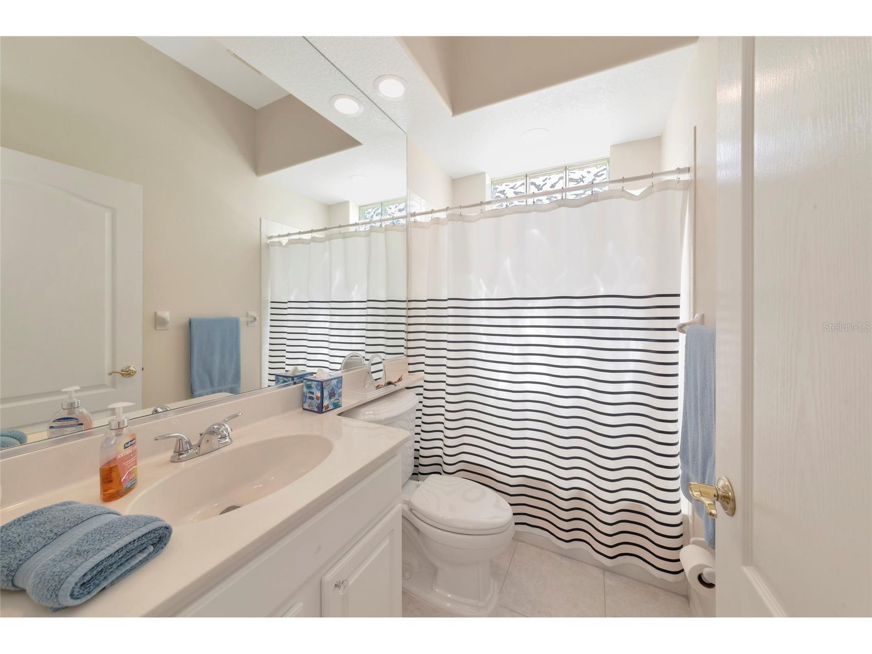 4956 Bridgehampton Boulevard Sarasota FL 34238 A4690574 image17