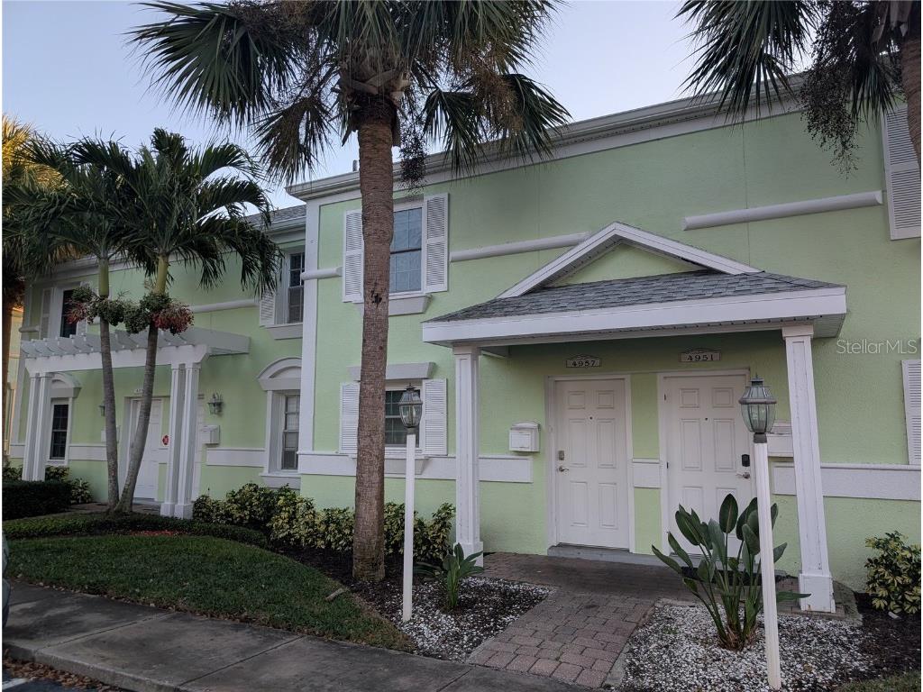 4957 Cobia Drive SE Saint Petersburg FL 33705 TB8454104 image1