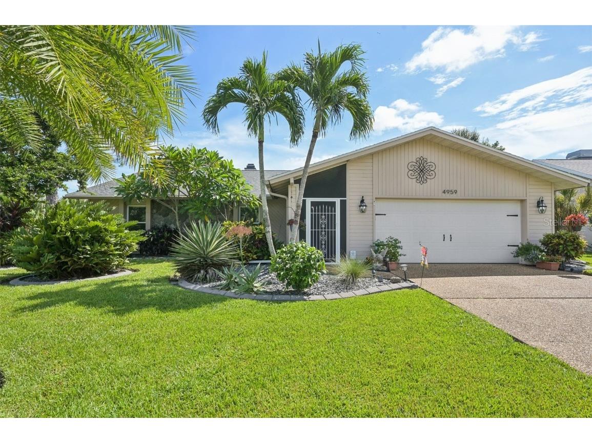 4959 Southern Wood Drive Sarasota FL 34241 - LAKE SARASOTA A4659075 image1