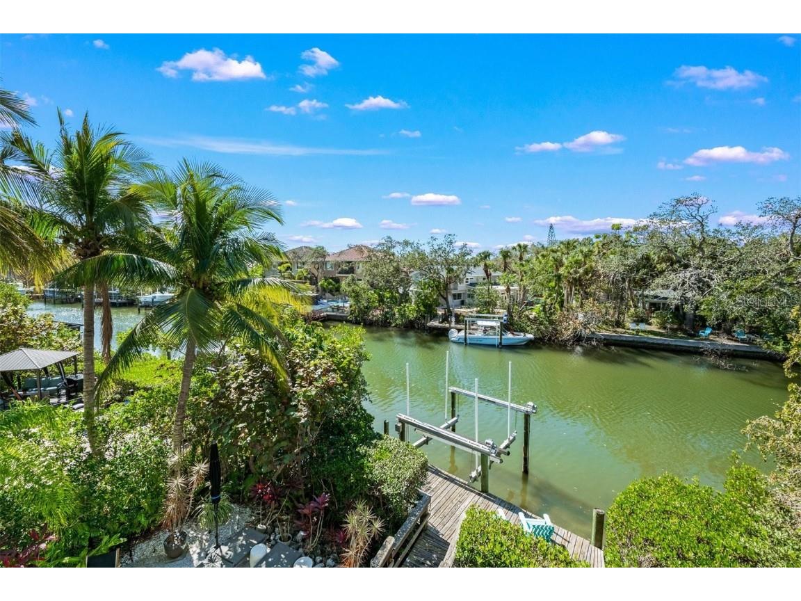 4960 Commonwealth Drive Sarasota FL 34242 - GRAND CANAL A4572354 image1