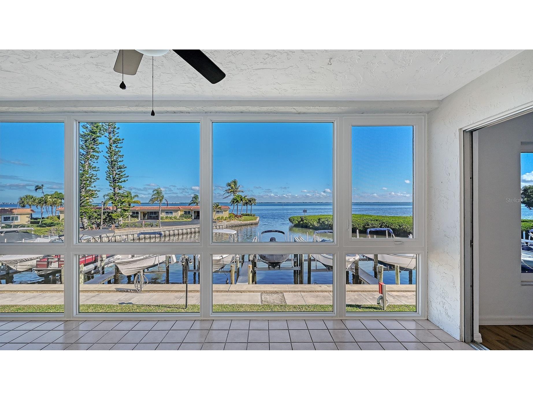 4960 Gulf Of Mexico Drive #204 Longboat Key FL 34228 A4677420 image1