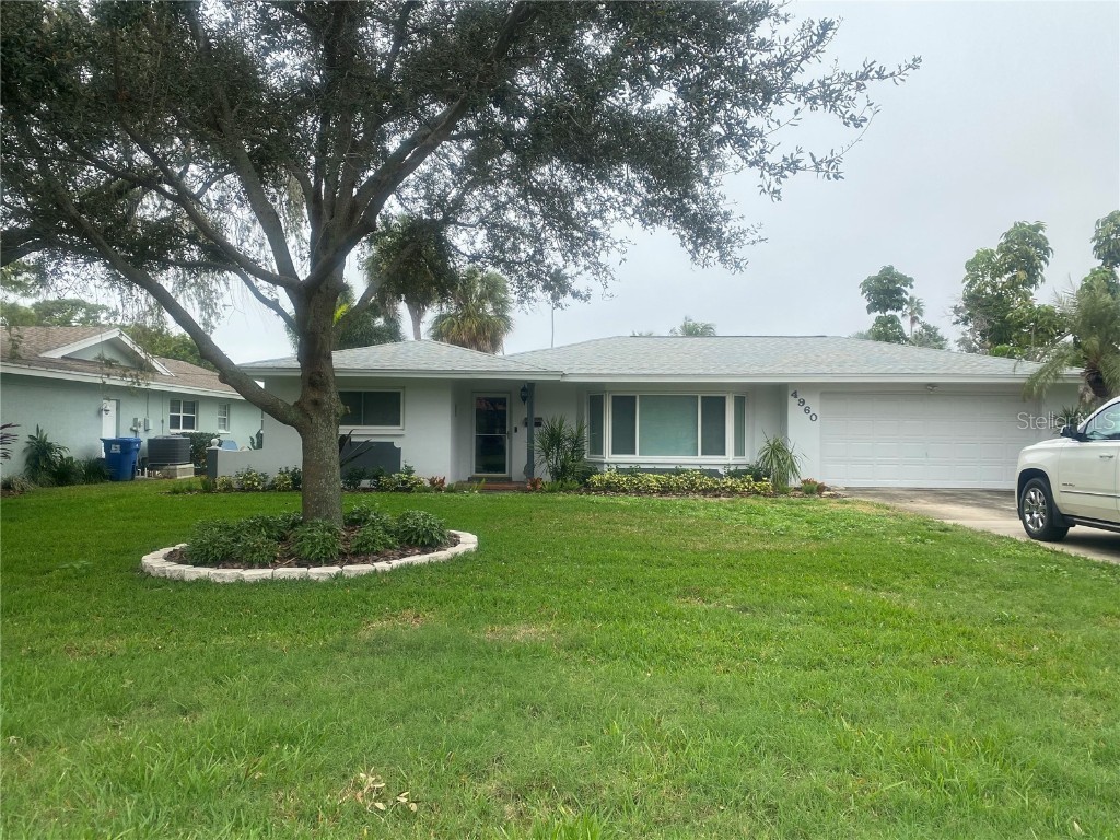 4960 Shore Acres Boulevard NE Saint Petersburg FL 33703 U8226718 image1
