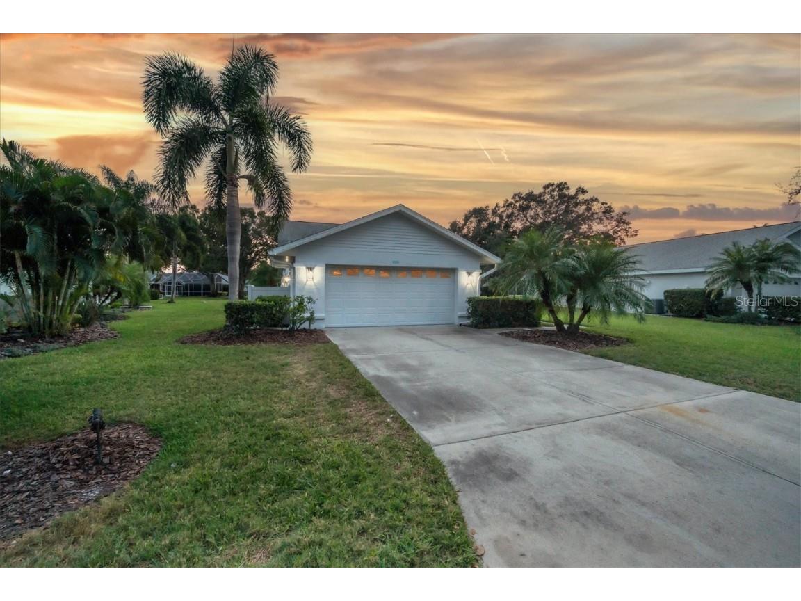 4962 Oak Run Drive Sarasota FL 34243 U8223052 image1
