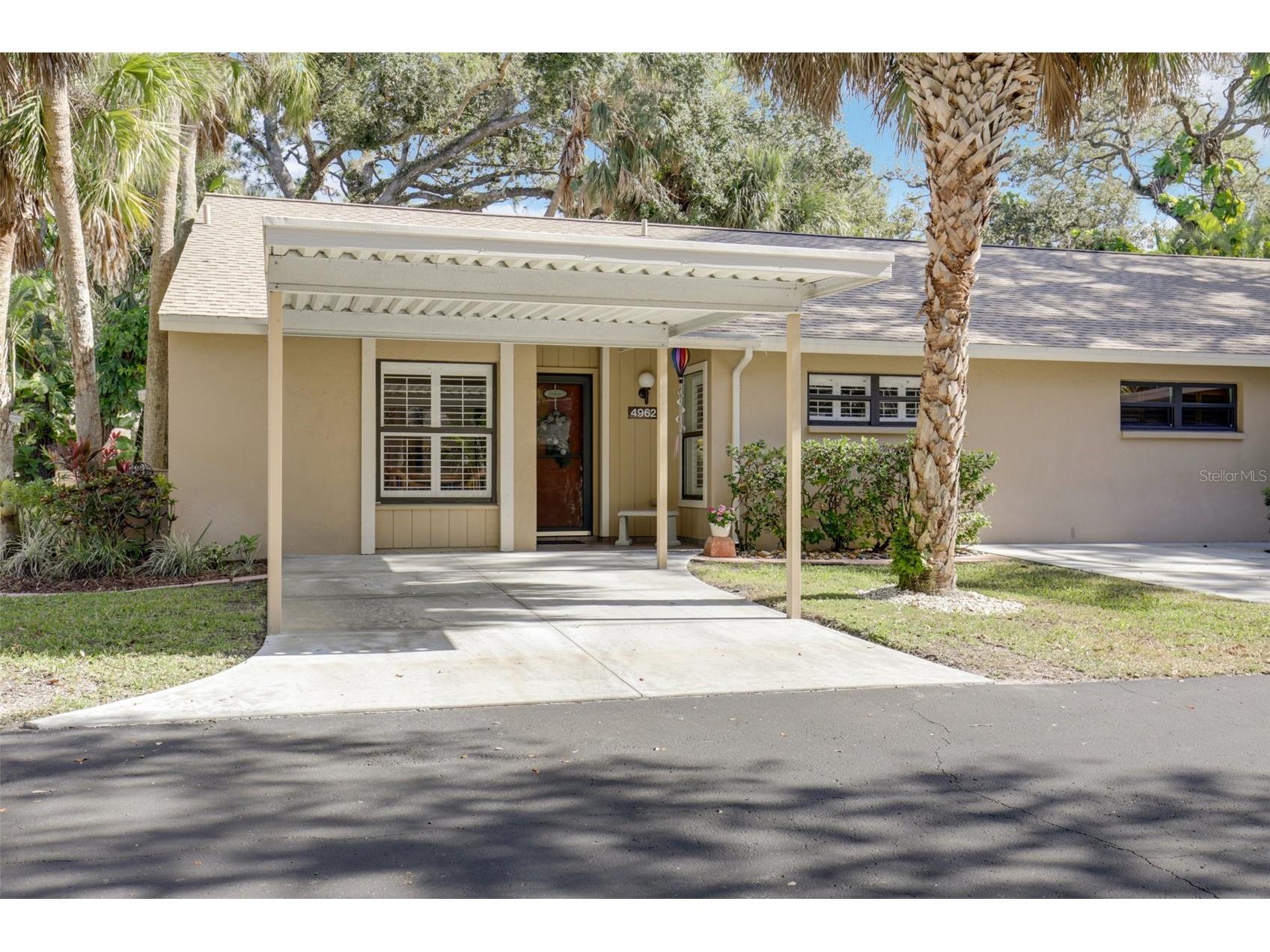 4962 Village Gardens Drive #141 Sarasota FL 34234 A4678768 image1