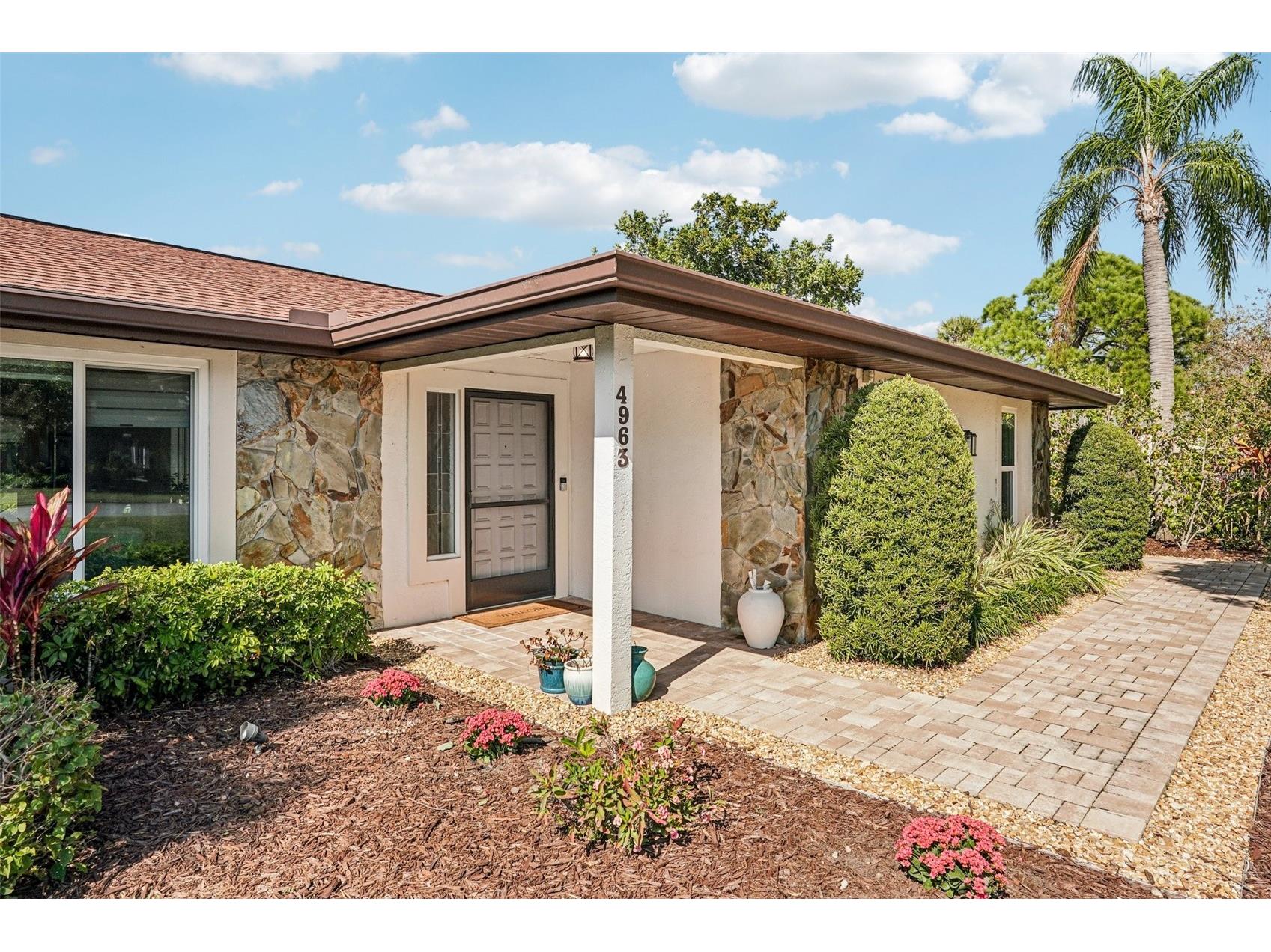 4963 Rutland Gate Sarasota FL 34235 A4674641 image1