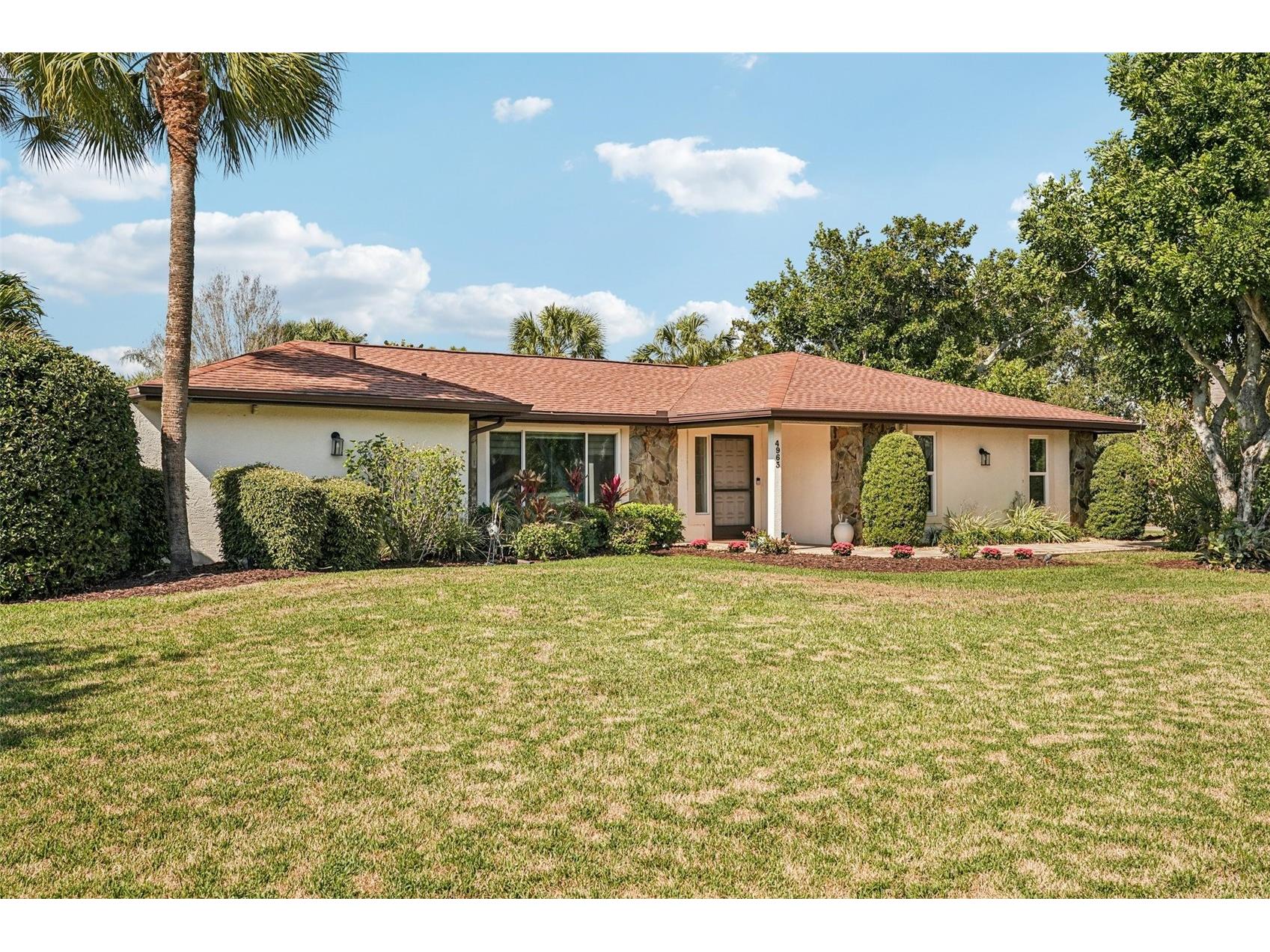 4963 Rutland Gate Sarasota FL 34235 A4674641 image2