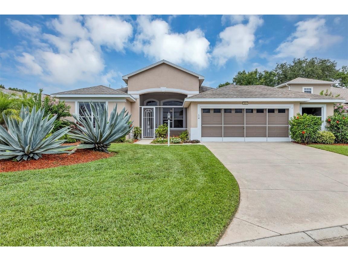 4964 Portsmouth Street Tavares FL 32778 - HARRIS CHAIN OF LAKES V4936949 image1