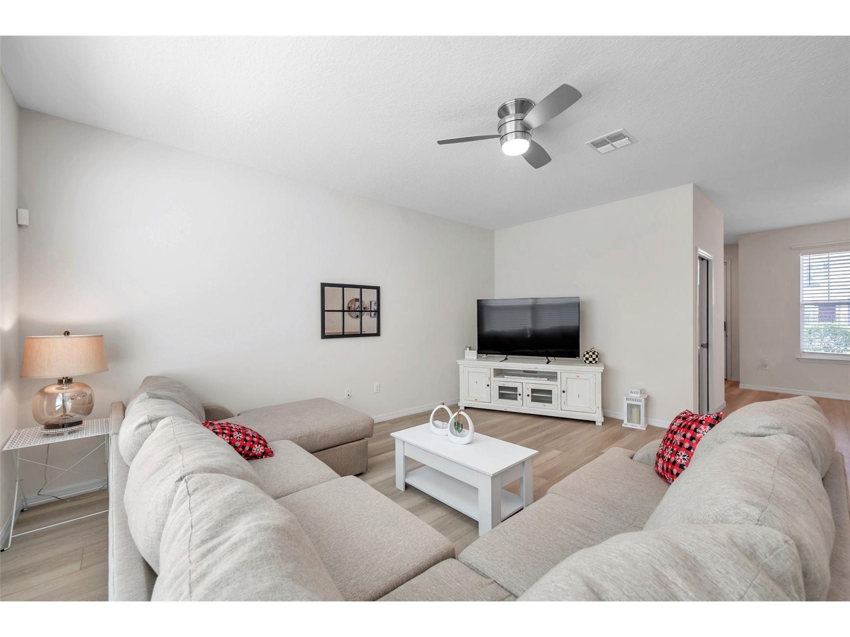 4966 Avalon Park Boulevard Wesley Chapel FL 33545 TB8498283 image11