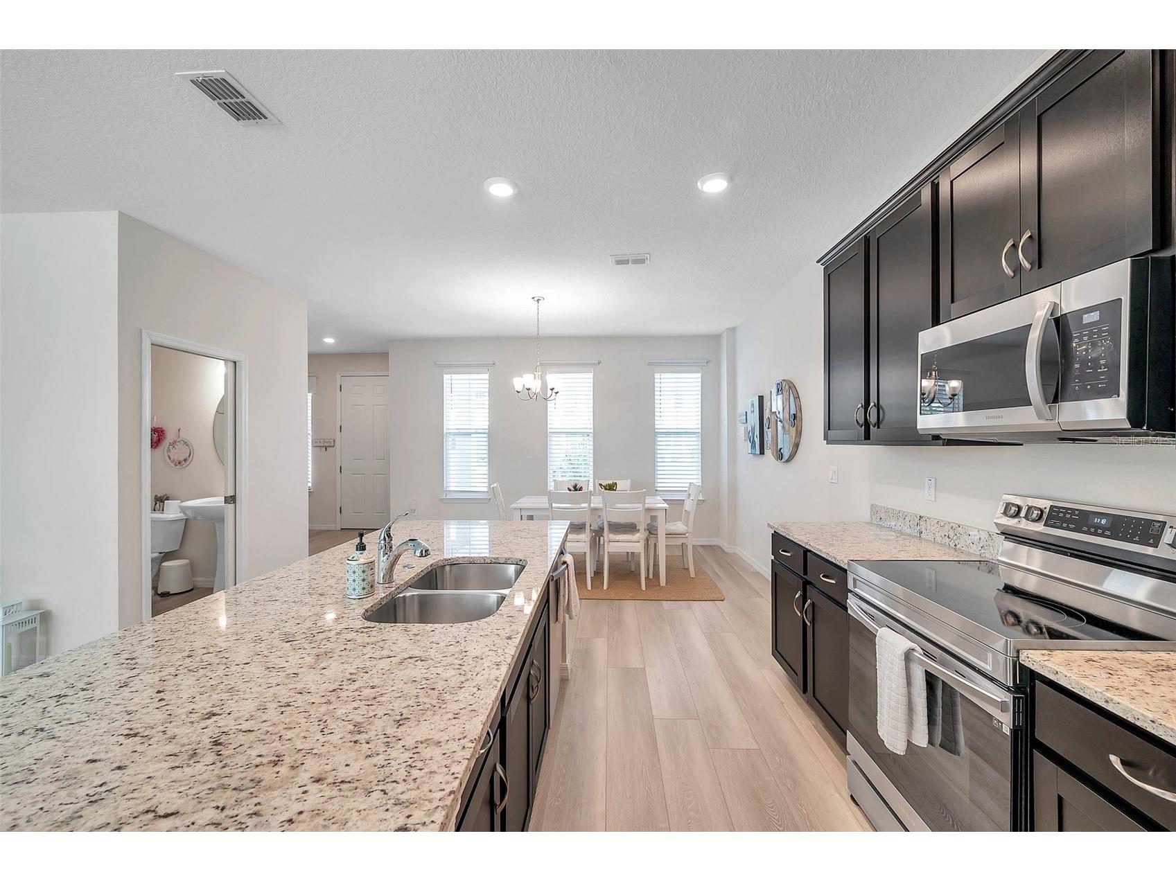 4966 Avalon Park Boulevard Wesley Chapel FL 33545 TB8498283 image17