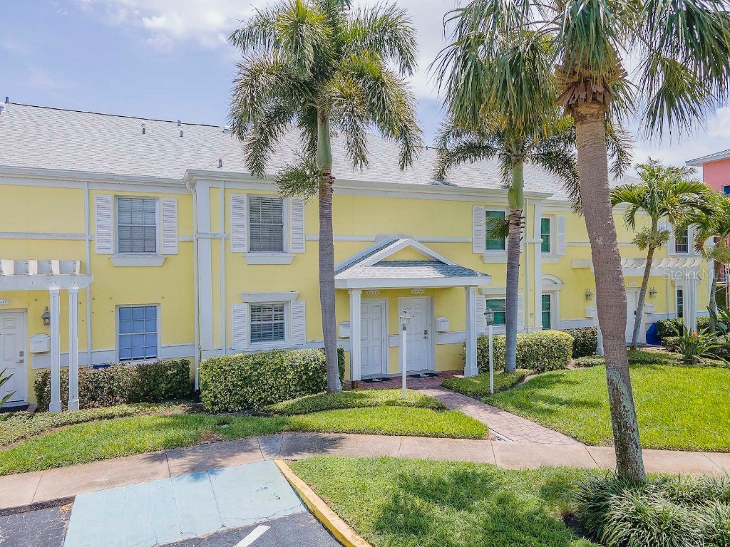 4966 Coquina Key Drive SE Saint Petersburg FL 33705 U8198762 image1