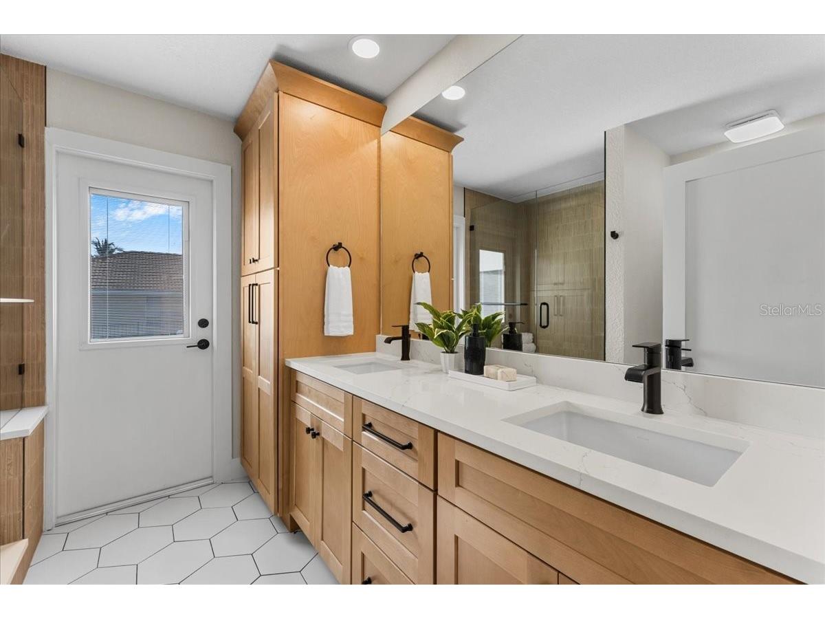 4973 60th Avenue S Saint Petersburg FL 33715 TB8528306 image48