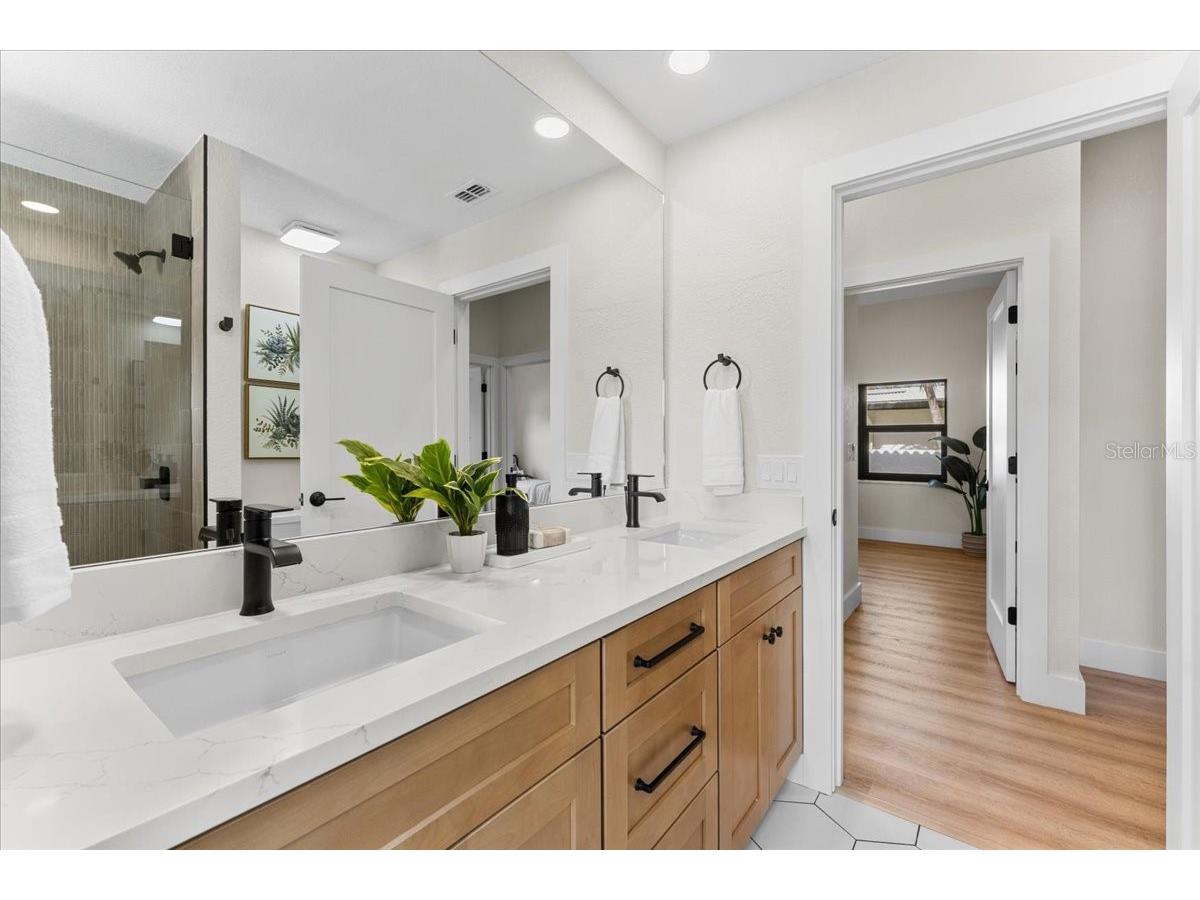 4973 60th Avenue S Saint Petersburg FL 33715 TB8528306 image49