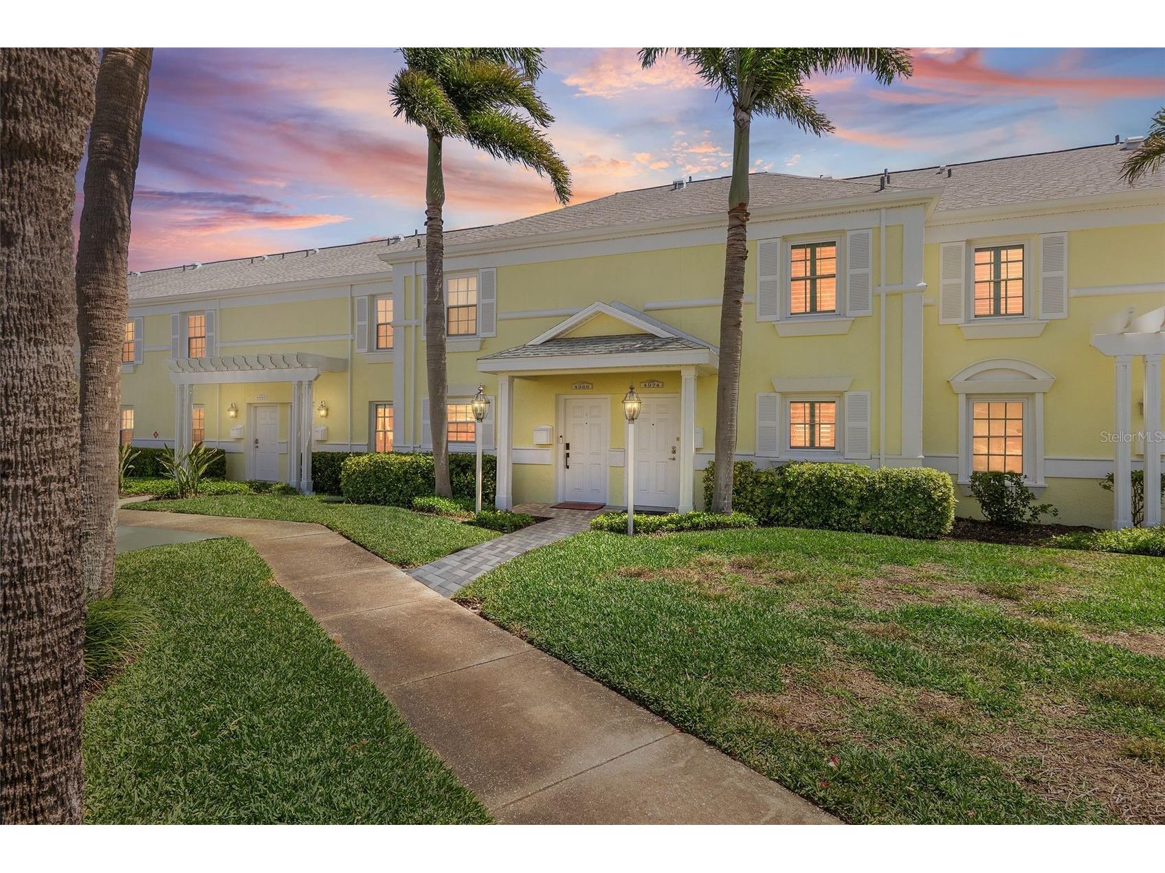 4974 Coquina Key Drive SE Saint Petersburg FL 33705 - TAMPA BAY TB8417843 image2
