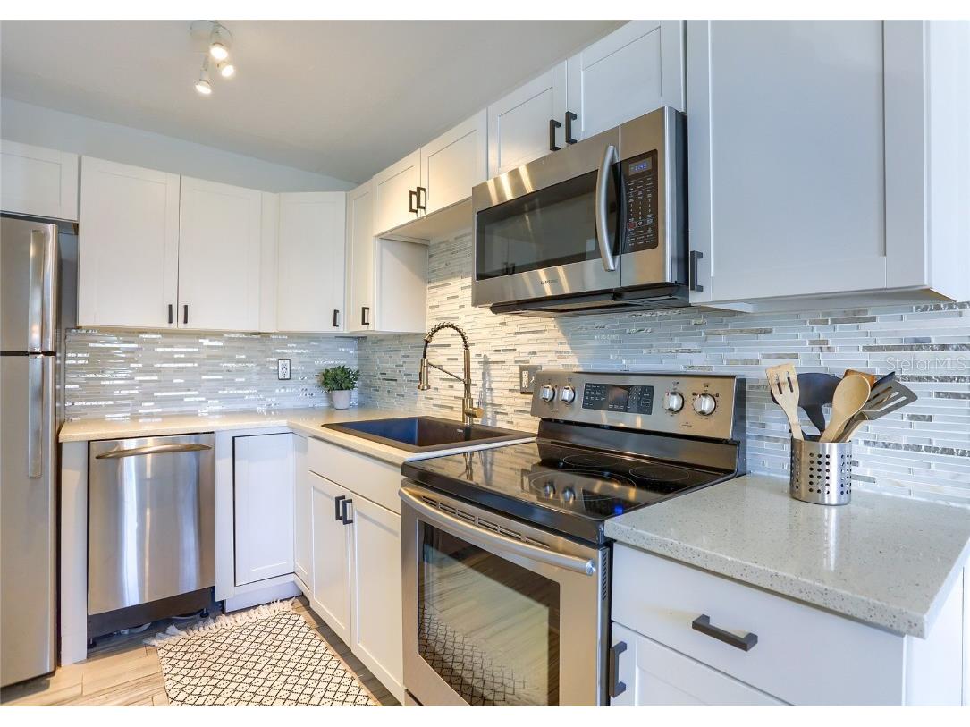 4975 Cobia Drive SE #A Saint Petersburg FL 33705 - LITTLE BAYOU TB8360450 image15