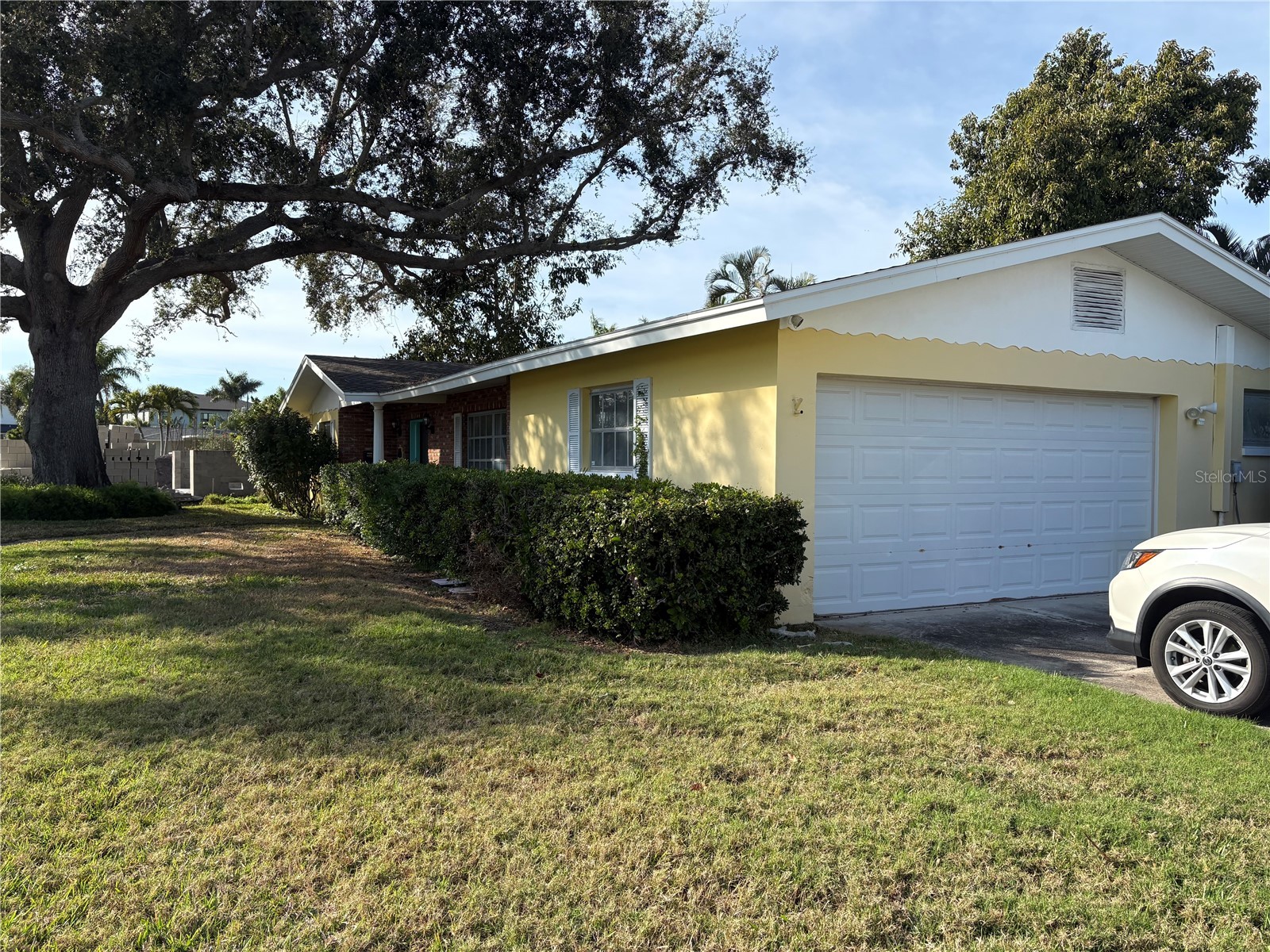 498 Bayview Drive NE Saint Petersburg FL 33704 TB8501432 image1