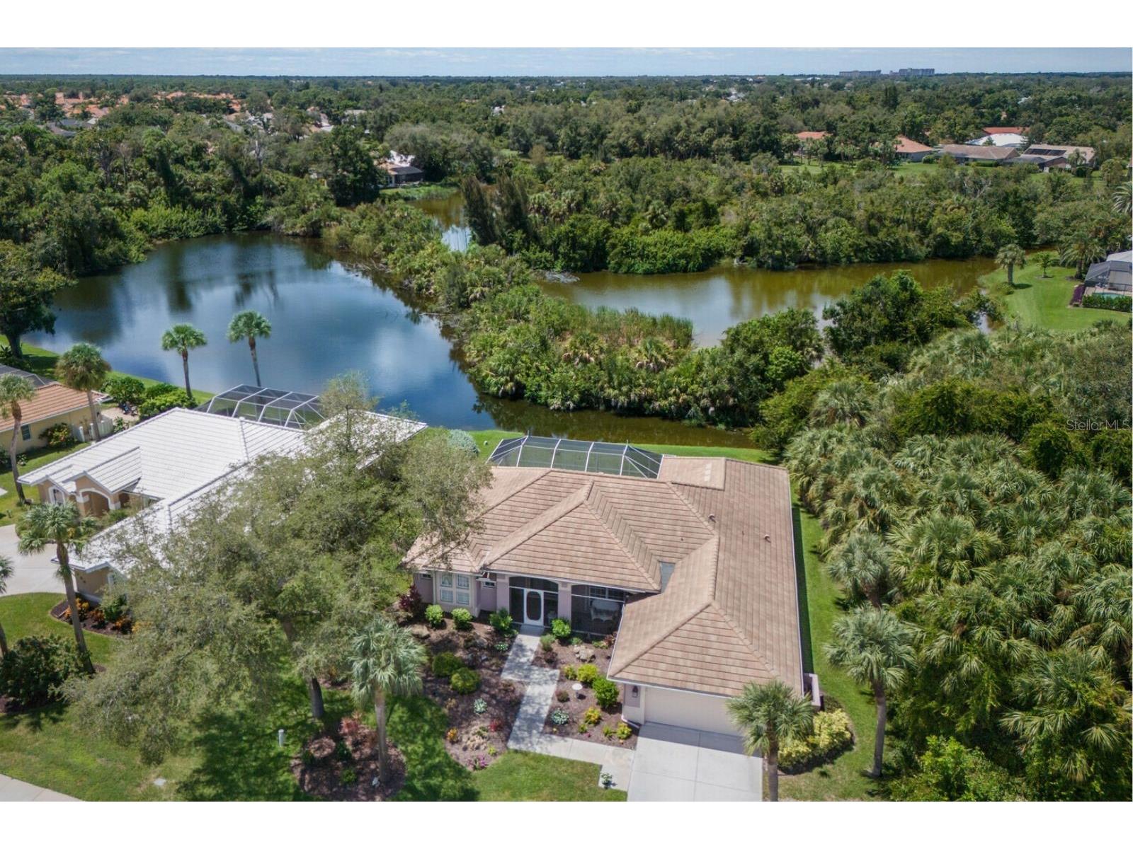 498 Lake Of The Woods Drive Venice FL 34293 A4663582 image1