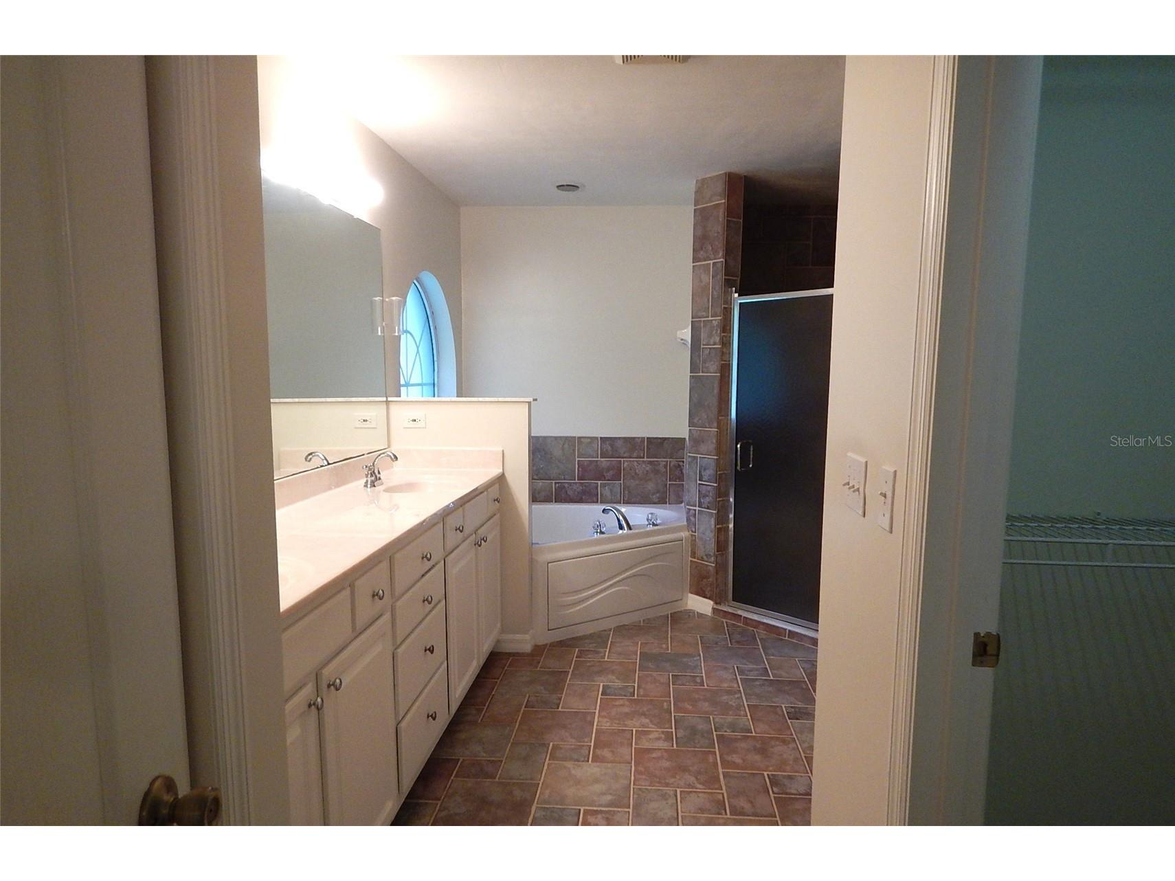 4981 SW 17th Terrace Gainesville FL 32608 GC532122 image9