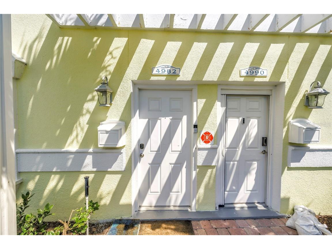 4982 Coquina Key Drive SE Saint Petersburg FL 33705 - TAMPA BAY TB8424408 image4