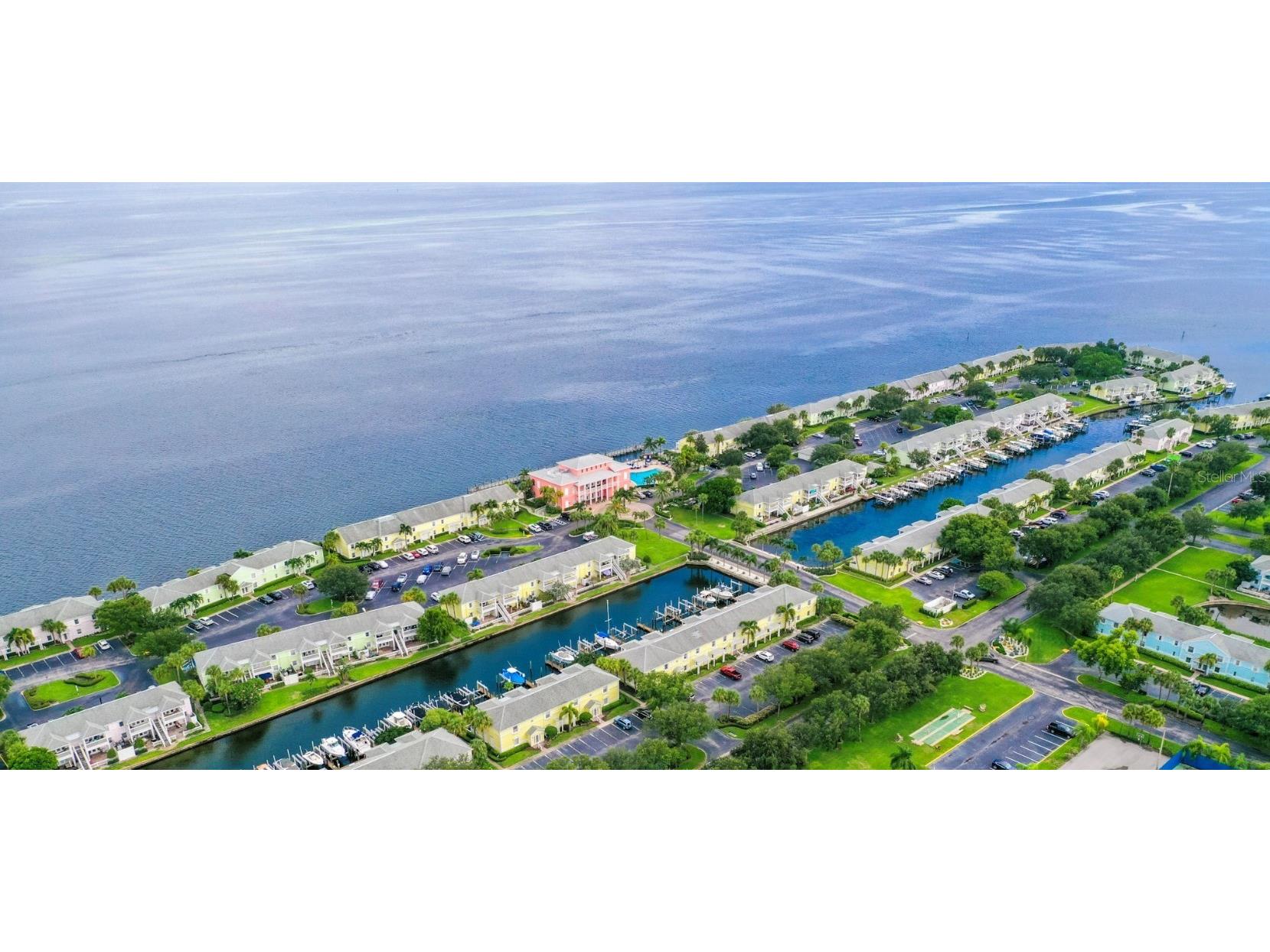 4985 Coquina Key Drive SE #A Saint Petersburg FL 33705 - TAMPA BAY U8149841 image1