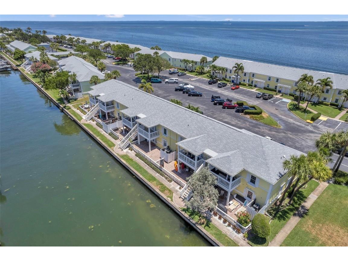 4985 Coquina Key Drive SE #F Saint Petersburg FL 33705 - TAMPA BAY U8202065 image1