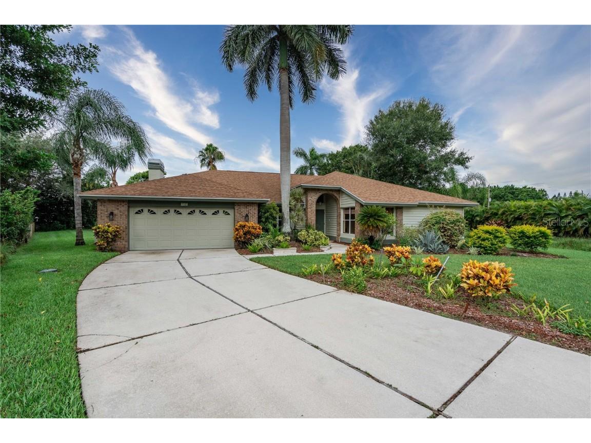 4988 Fallcrest Circle Sarasota FL 34233 A4622184 image1