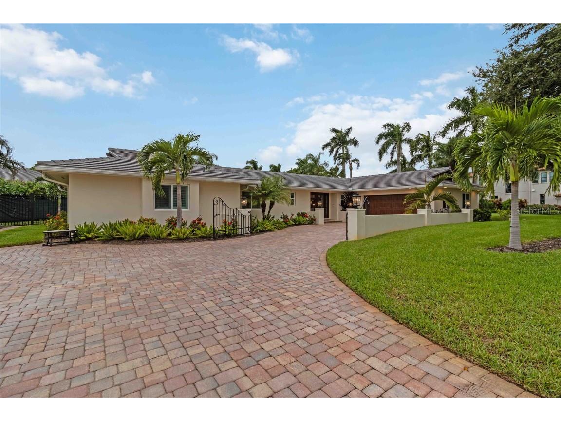 499 Partridge Circle Sarasota FL 34236 A4669490 image1