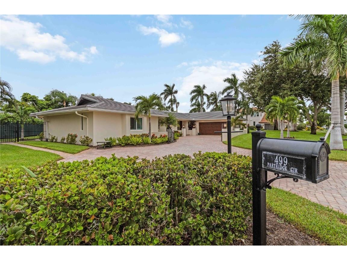 499 Partridge Circle Sarasota FL 34236 A4669490 image2