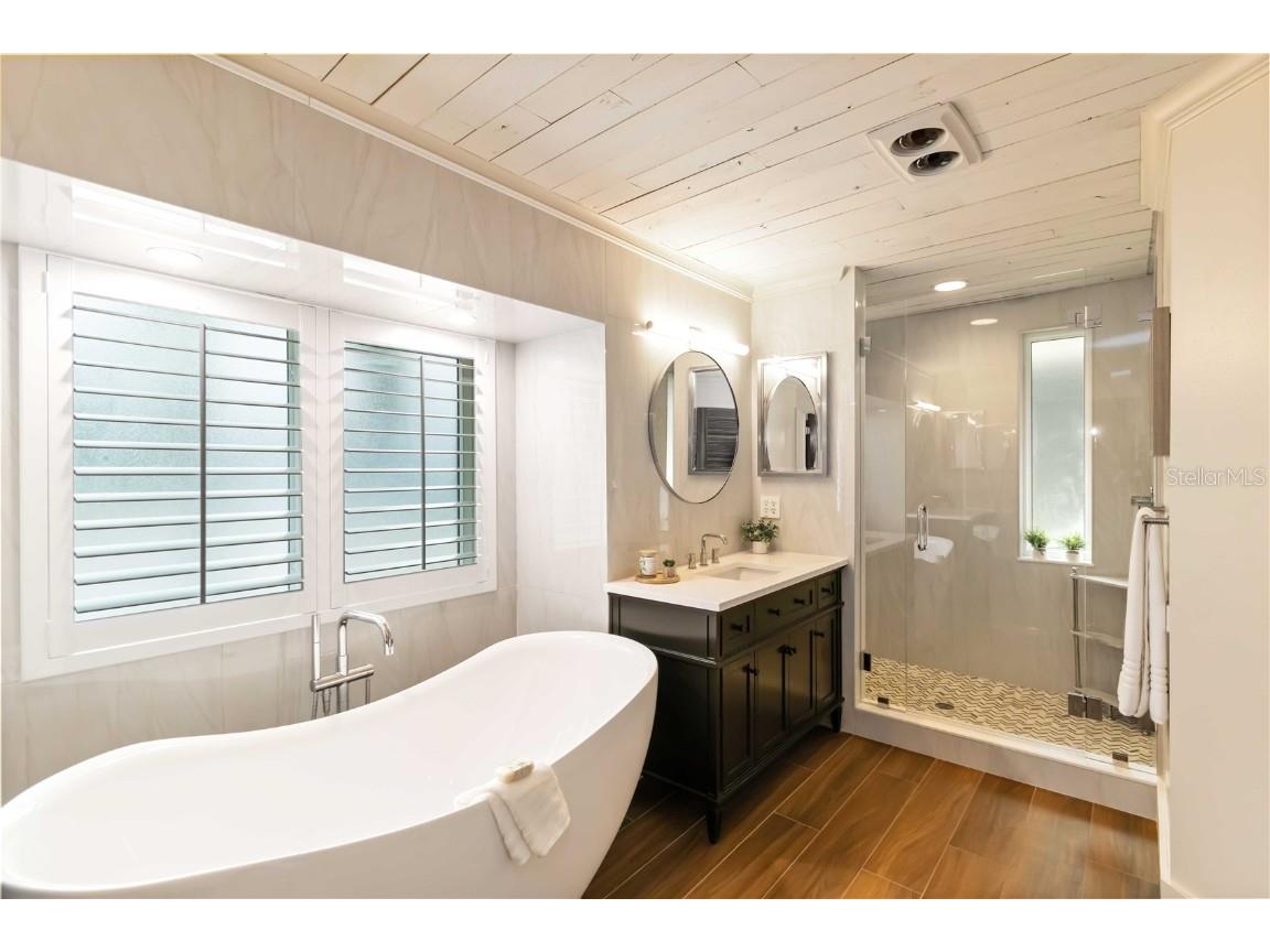 499 Partridge Circle Sarasota FL 34236 A4669490 image41