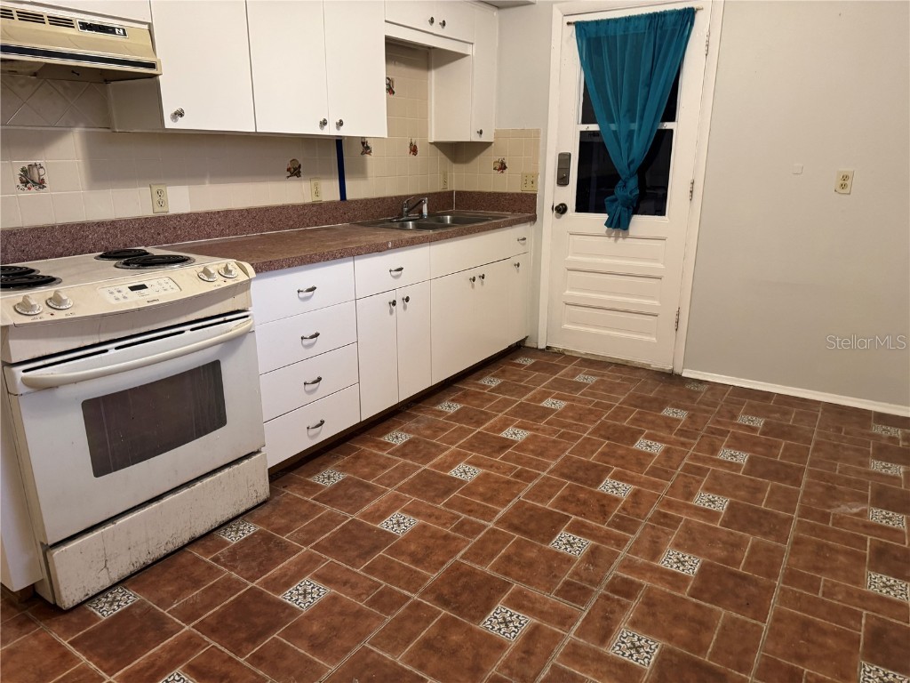 4990 80th Street N Saint Petersburg FL 33709 TB8450147 image17