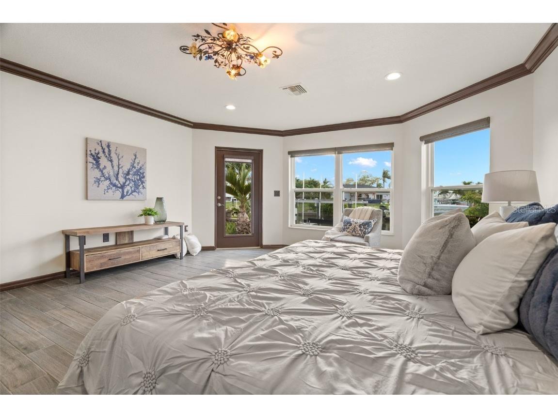 4990 Dover Street NE Saint Petersburg FL 33703 TB8449883 image14