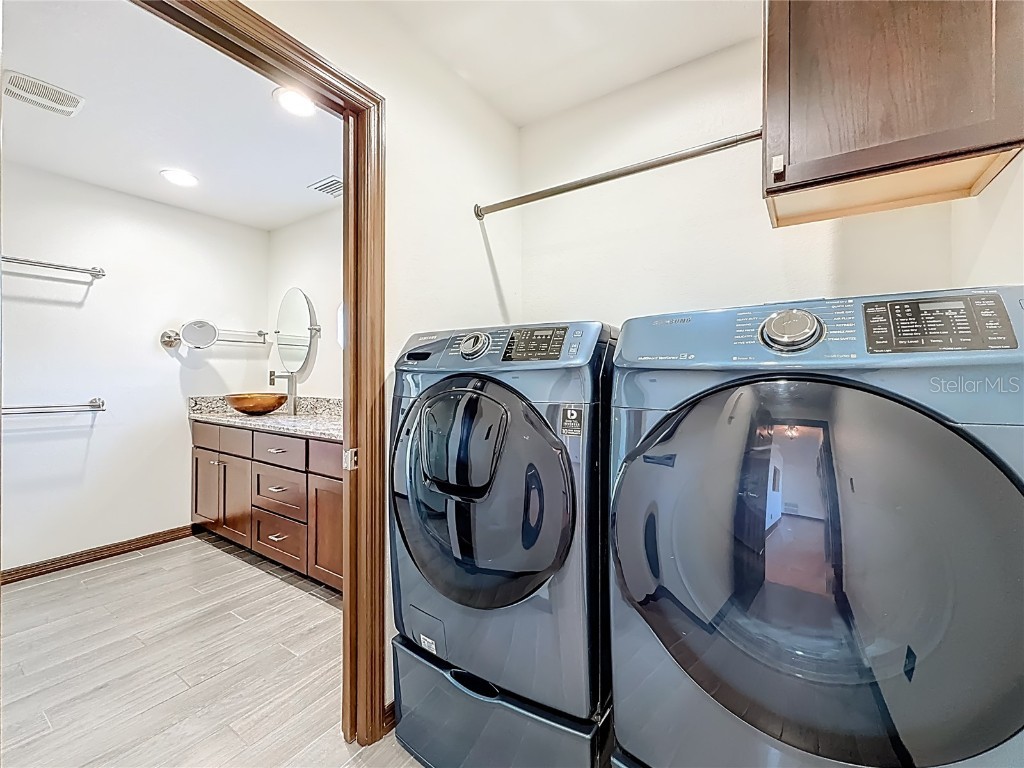 4990 Dover Street NE Saint Petersburg FL 33703 TB8449883 image19