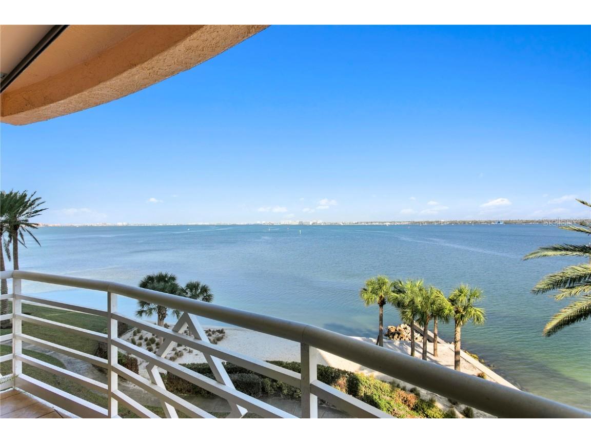 4993 Bacopa Lane S #304 Saint Petersburg FL 33715 - BOCA CIEGA CHANNEL TB8426539 image2