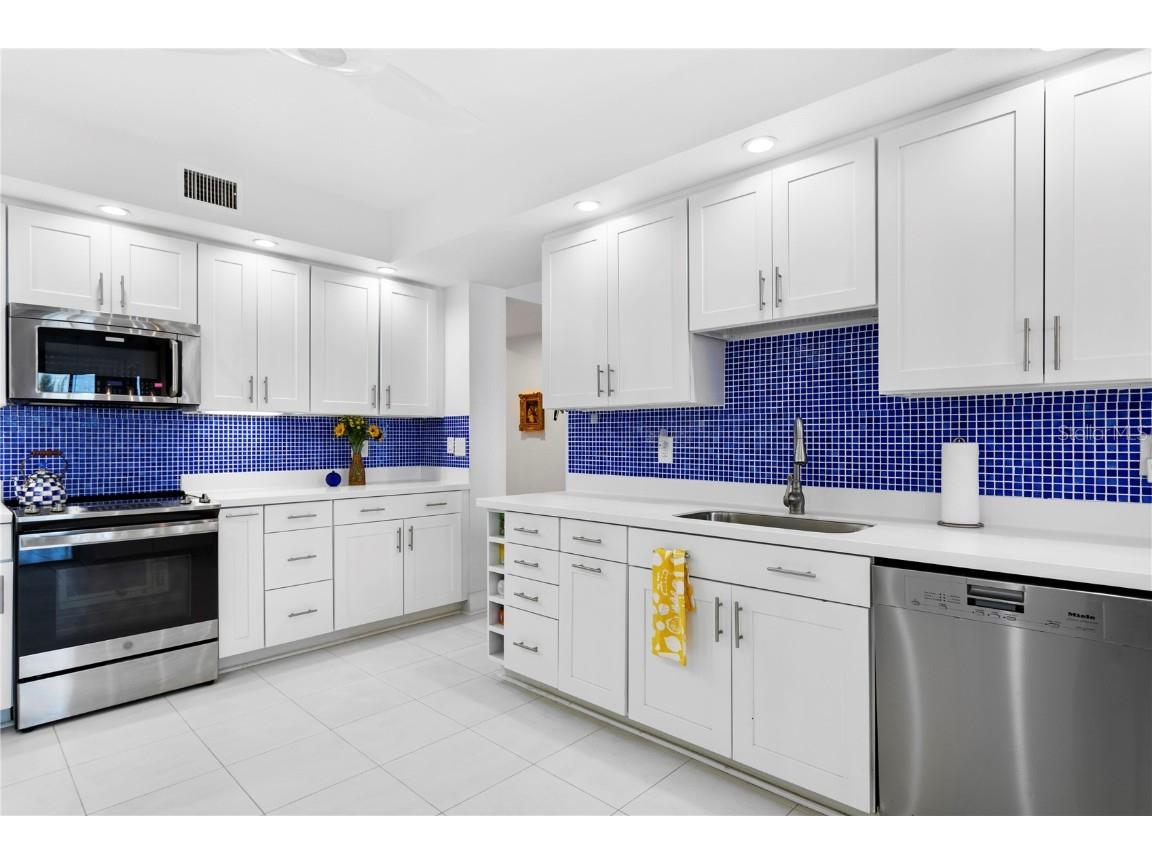 4993 Bacopa Lane S #304 Saint Petersburg FL 33715 - BOCA CIEGA CHANNEL TB8426539 image9