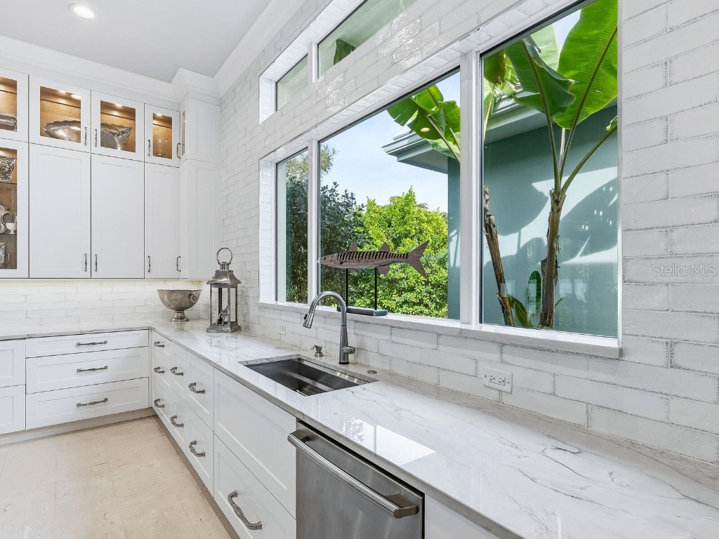 4996 Western Docks Lane Nokomis FL 34275 - INTRACOASTAL WATERWAY TO GULF A4671915 image19