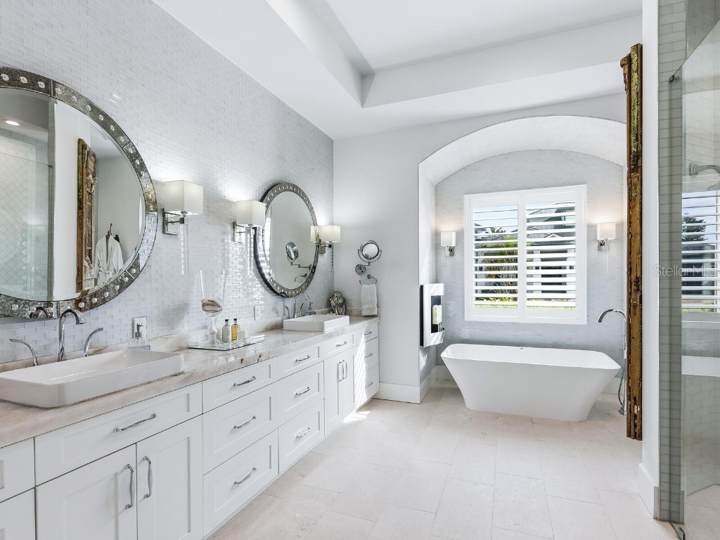 4996 Western Docks Lane Nokomis FL 34275 - INTRACOASTAL WATERWAY TO GULF A4671915 image24