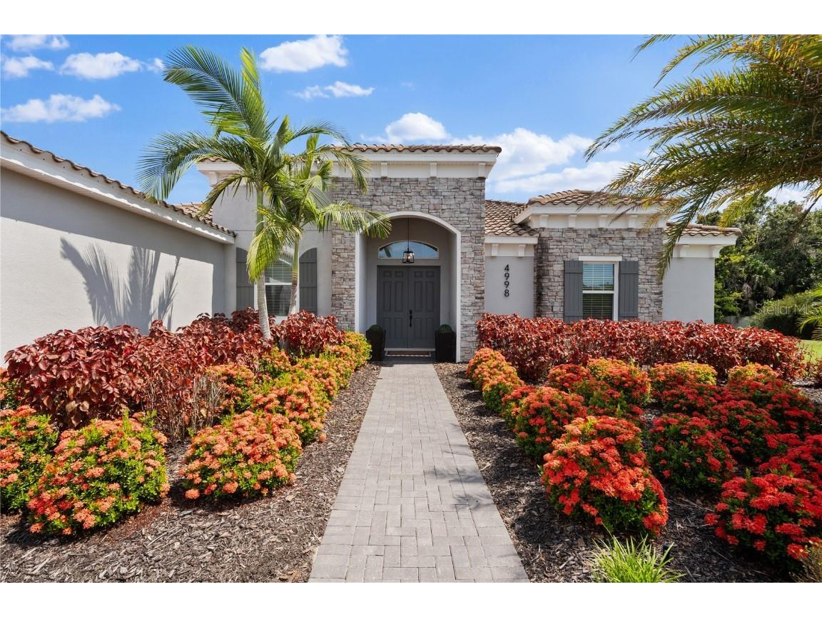 4998 Antiquity Way Sarasota FL 34240 A4623642 image1