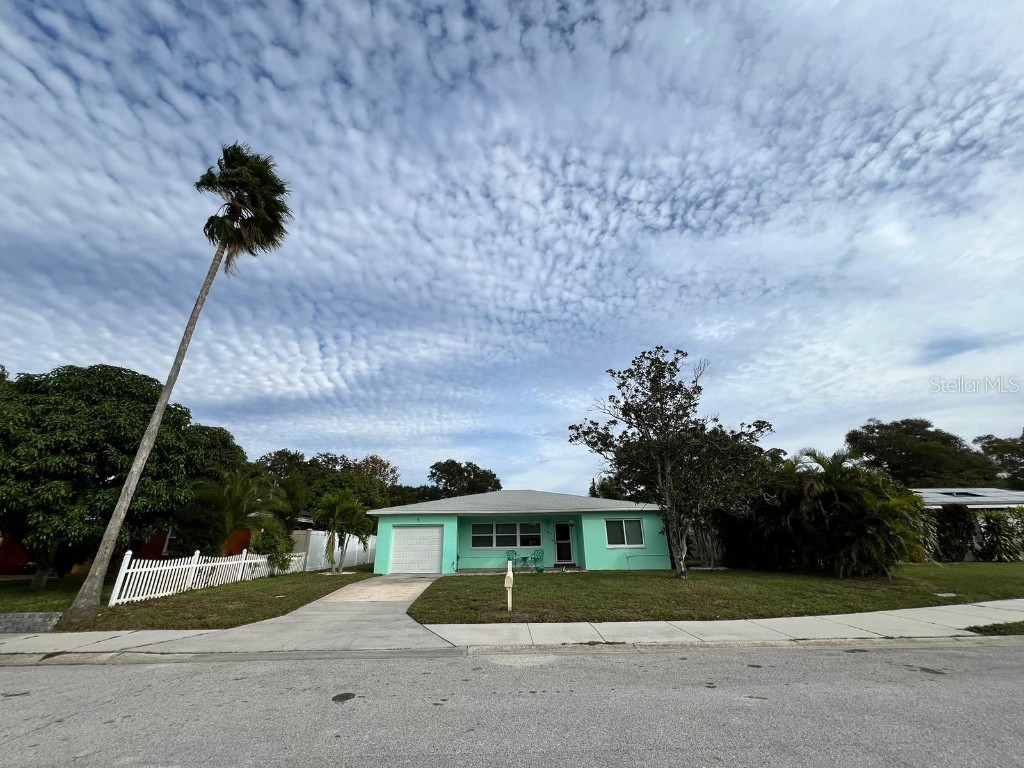 5 N Venus Avenue Clearwater FL 33755 U8223124 image1