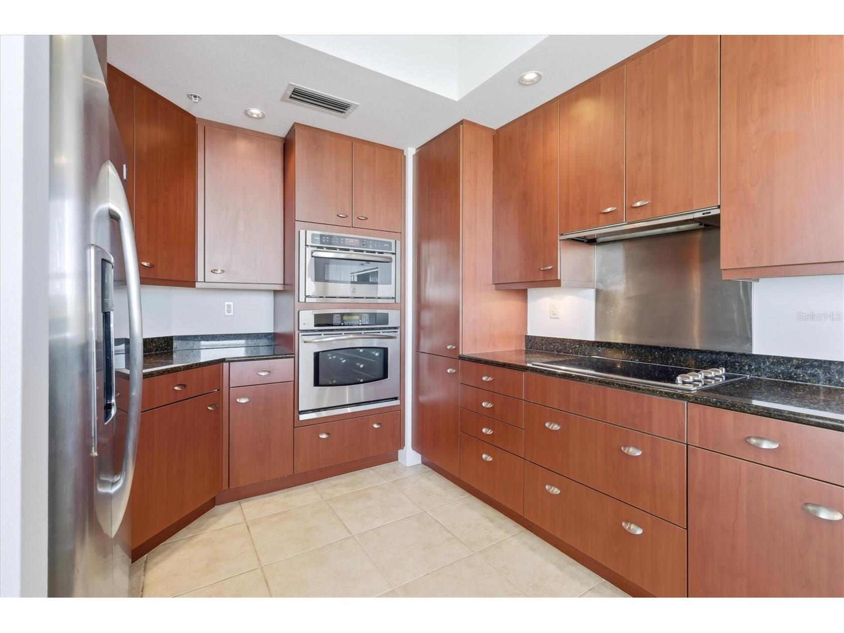 50 Central Ave #16-C Sarasota FL 34236 A4689102 image11
