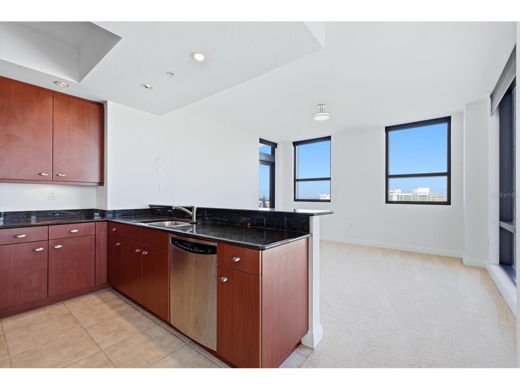 50 Central Ave #16-C Sarasota FL 34236 A4689102 image14