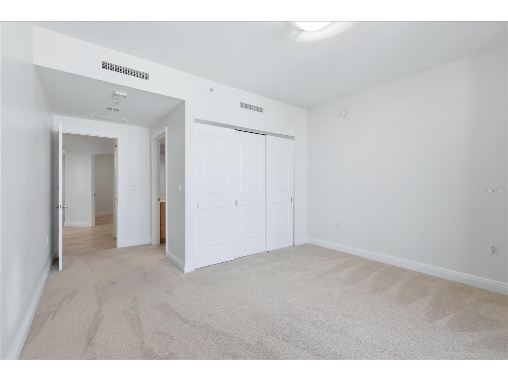 50 Central Ave #16-C Sarasota FL 34236 A4689102 image24