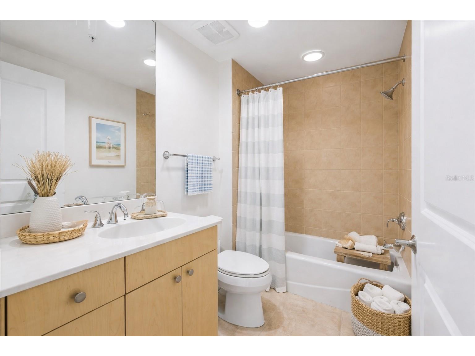 50 Central Ave #16-C Sarasota FL 34236 A4689102 image25